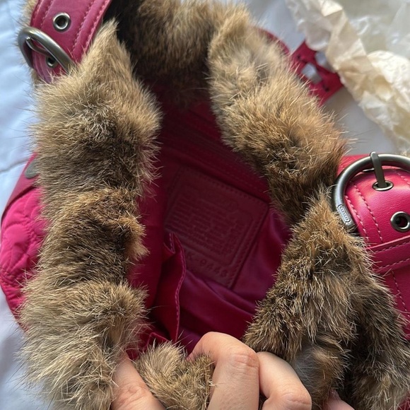 Coach 2004 Ski Bunny Hot Pink Quilted & Rabbit Fur & Leather Trimmed Hobo Bag - Picture 3 of 6
